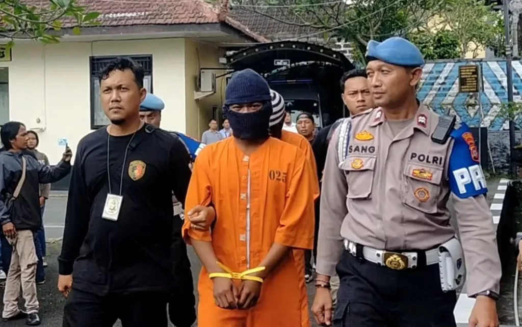 Dua Mahasiswa Asal Surabaya Curi Motor dan HP di Tabanan, Ditangkap Polisi Saat Bersembunyi di Proyek Rumah di Badung